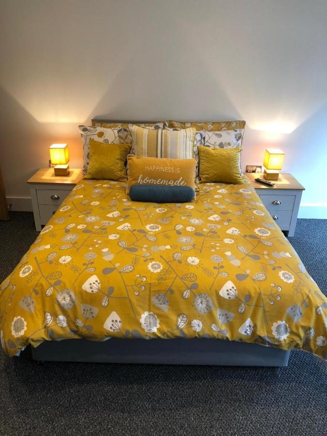 Seafront Suites - Close To Beach, Train Station & Southend Airport Southend-on-Sea Exterior photo